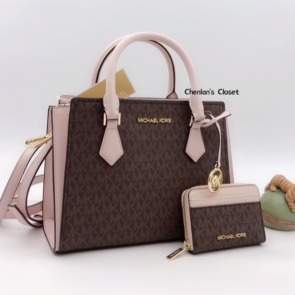 Michael Kors Handbags - NWT Michael Kors md satchel Hope Set